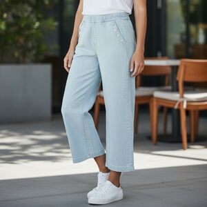 Chico's Light Mint Green Wide-Leg Crop Pull-On Jeans